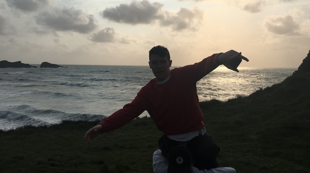 A lovely evening with a gorgeous view. Ruined by a best friend. Still alright though, I guess.