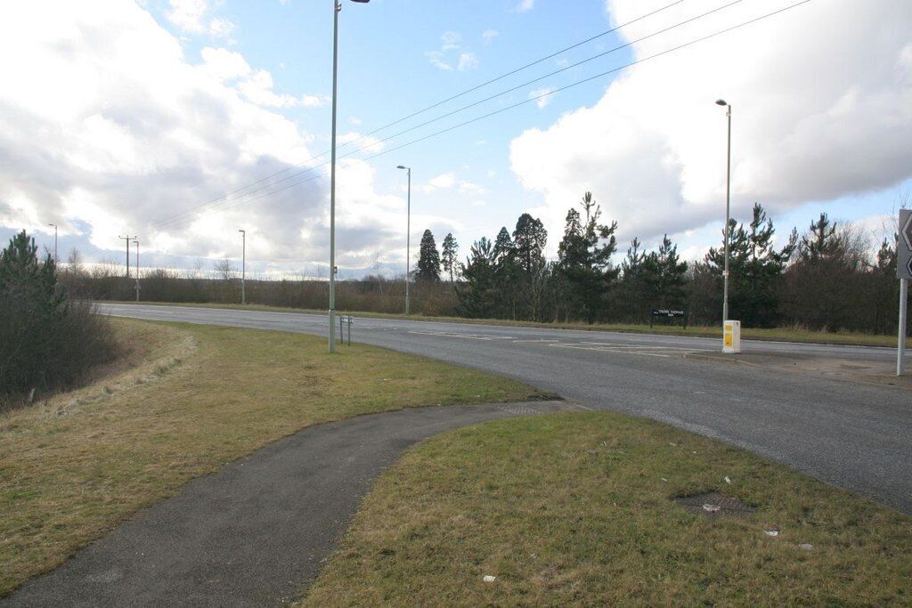 Start of the Bypass Calvin Thomas Way is named after one of Wallingford's councillors who was well known in the town. From here the bypass heads to Hithercroft.