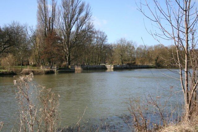 Impressive looking mooring Now this is an impressive mooring not something I expected, it belongs to Rush court.