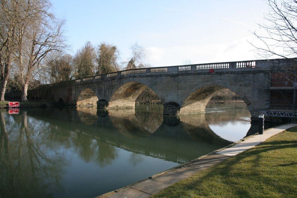 Three of the arches of Shillingford Bridge over the River Thames in Oxfordshire
