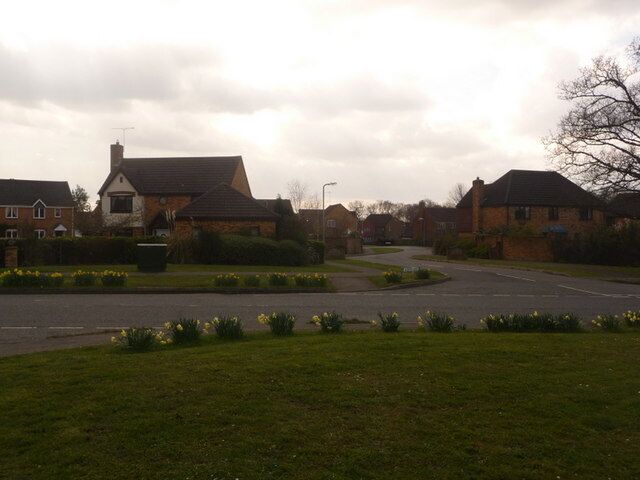 Verwood: Albion Way Looking from across Station Road up the first segment of Albion Way, a lage development (a couple of hundred houses) on the edge of town built in 1994.