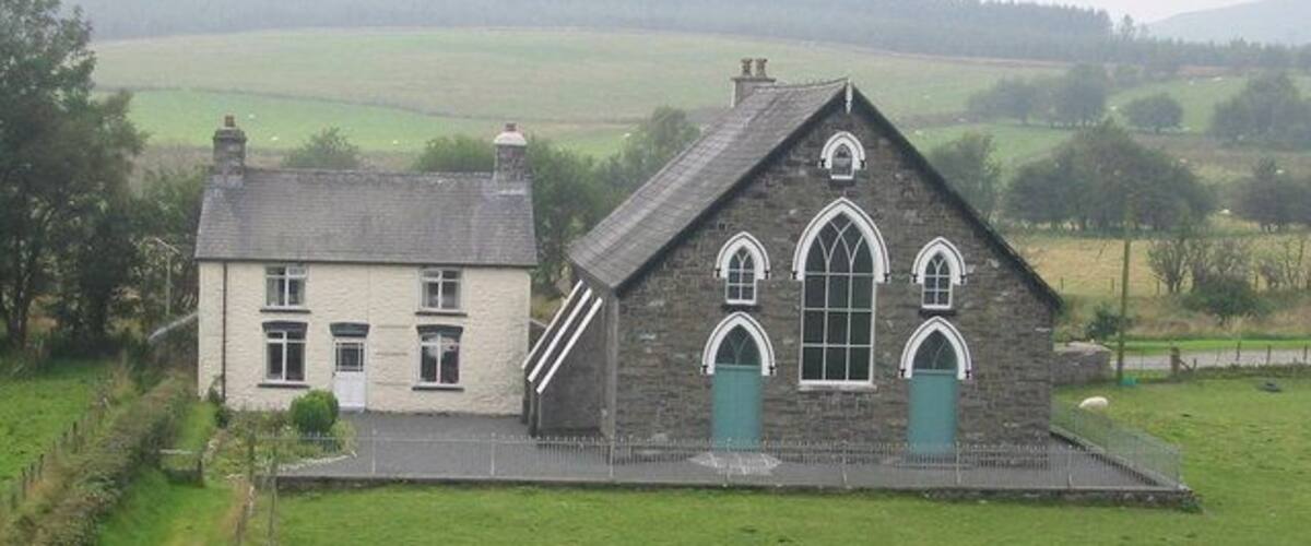 Capel Penffordd-Las A typical Welsh chapel with two entrances -originally one for the men and one for the women.