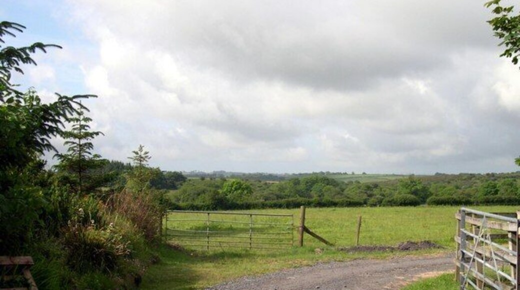 Entrance to White house farm