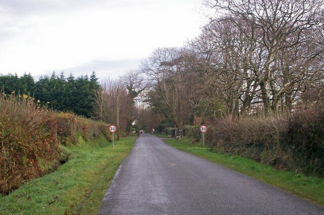 Lower Road, Llanteg Looking eastwards towards the more built up part of the Lower Road (hence the 30 mile limit). To the left behind the hedge is Norton Lodge and to the right in the trees is Heatherland.