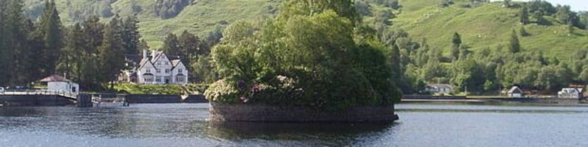 Lochside House, Stronachlachar, Loch Katrine Lochside House at Stronachlachar, Loch Katrine. Part of the Loch Lomond and Trossachs Park. Lochside House has recently been refurbished and is now a self catering holiday house with cottages. http://www.lomondandtrossachs.com