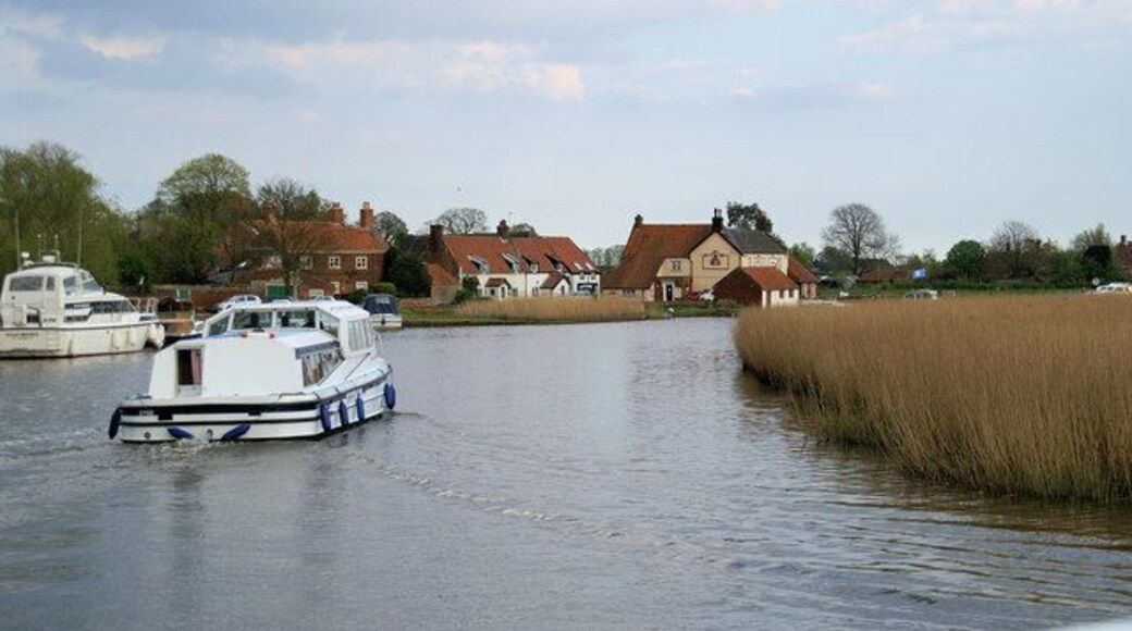 River Bure, Stokesby Looking downstream towards Stokesby.