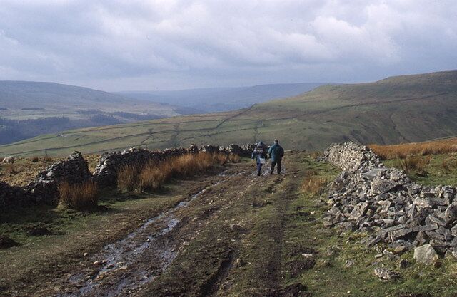 The Starbotton Cam Road