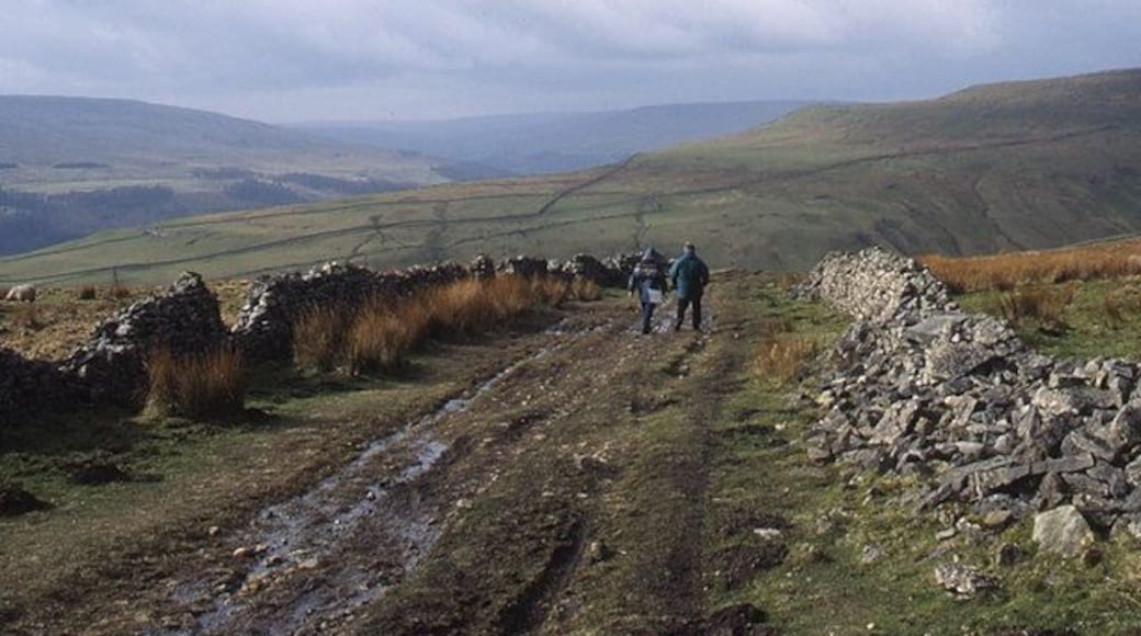 The Starbotton Cam Road