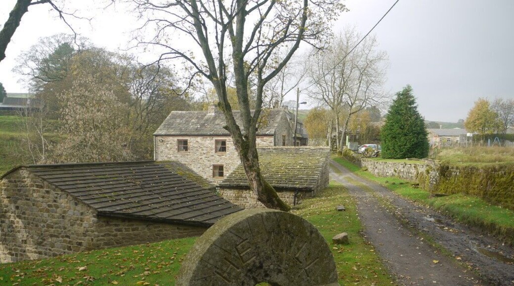 Burtreeford Mill, Cowshill This large three-floored corn mill is built into the riverbank so the top floor is level with the top of the bank. The water wheel was driven by water from both Killhope Burn and Sedling Burn. It was built in the early 19th century and was used until 1939. The machinery was finally removed in 1990 and it is now a private dwelling http://www.keystothepast.info/durhamcc/K2P.nsf/K2PDetail?readform&PRNMAP=D4640