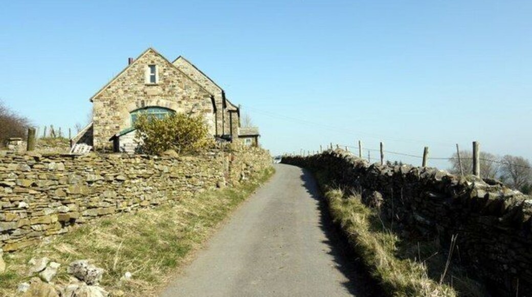Side Lane near Maiden Bower