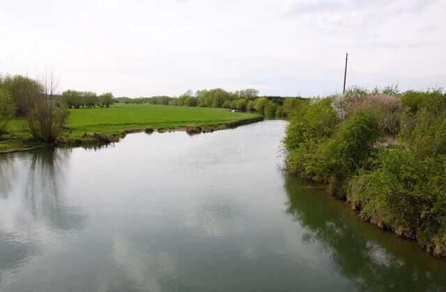 The Thames upstream from Newbridge