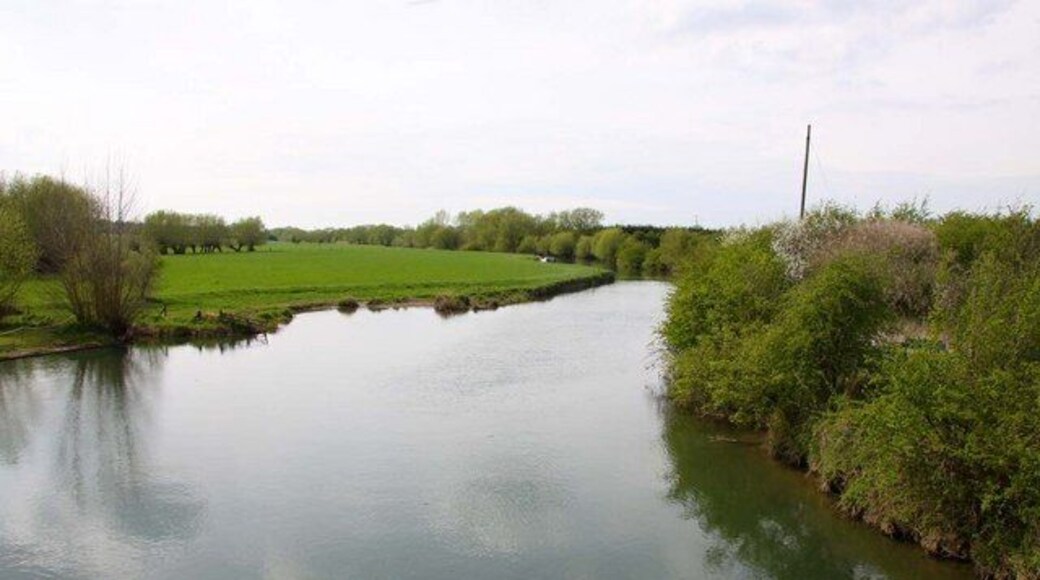The Thames upstream from Newbridge