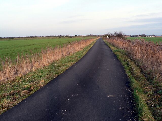 Dunston Washway. After the excitement of TF1265, the east-bound Dunston Fen Lane rediscovers its sensible side