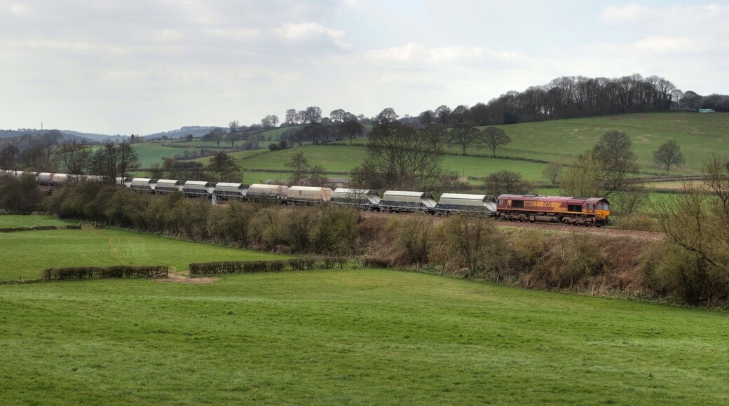 66142 passes Shaw Wood , Oakerthorpe working 4M11 Washwood Heath - Peak Forest