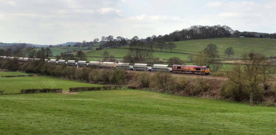 66142 passes Shaw Wood , Oakerthorpe working 4M11 Washwood Heath - Peak Forest