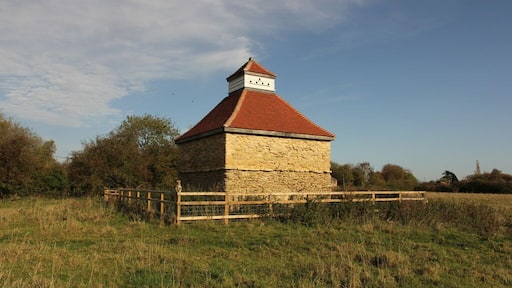 Dovecote of the former Haddington Hall, Lincolnshire