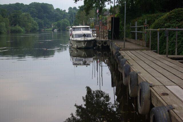 River Severn above Holt Fleet Looking downstream; the staging in the foreground provides moorings for boaters visiting the Lenchford Inn.