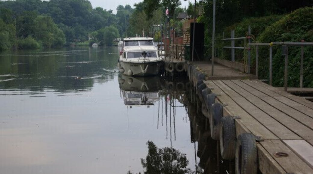 River Severn above Holt Fleet Looking downstream; the staging in the foreground provides moorings for boaters visiting the Lenchford Inn.