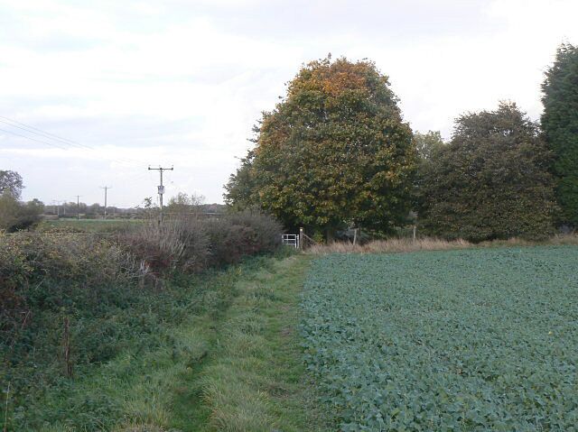Field footpath This links Waterfurrows Lane and Julian Lane, and provides an alternative to the waymarked Trent Valley Way through the village of Shelford.
