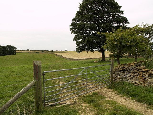 Gate and Field Taken from the little-used bridleway.