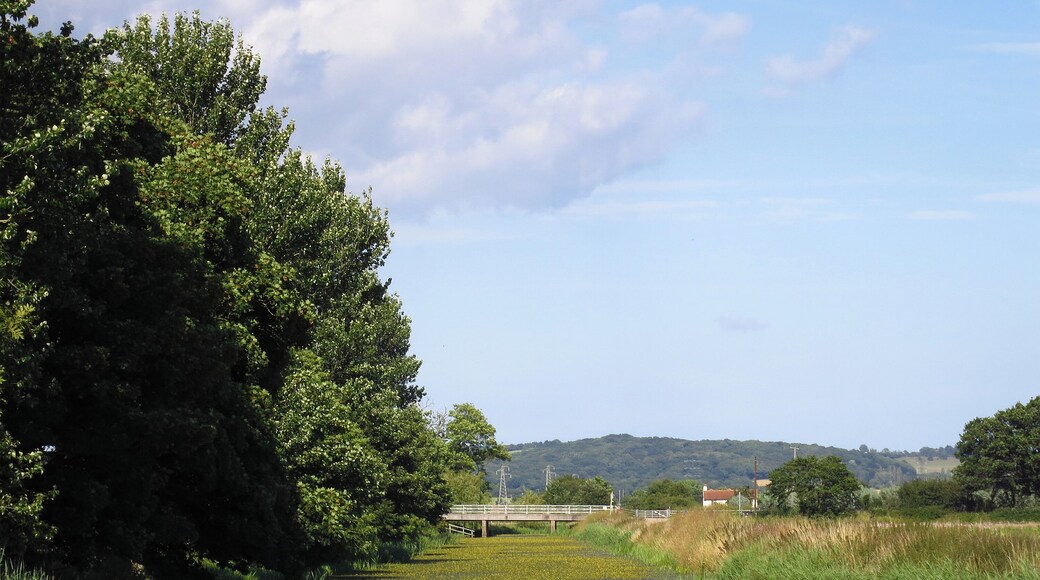 The Royal Military Canal, near Ruckinge, Kent, England. Wikidata has entry Q17641098 with data related to this item.