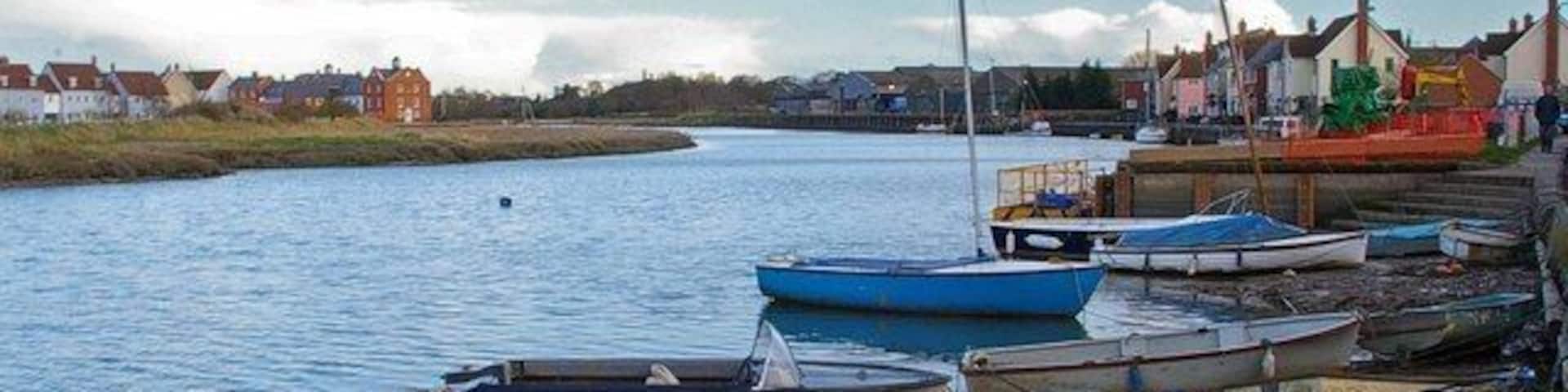 Muddy Mooring A convenient mooring for the Anchor (or the Albion ) in Rowehedge.