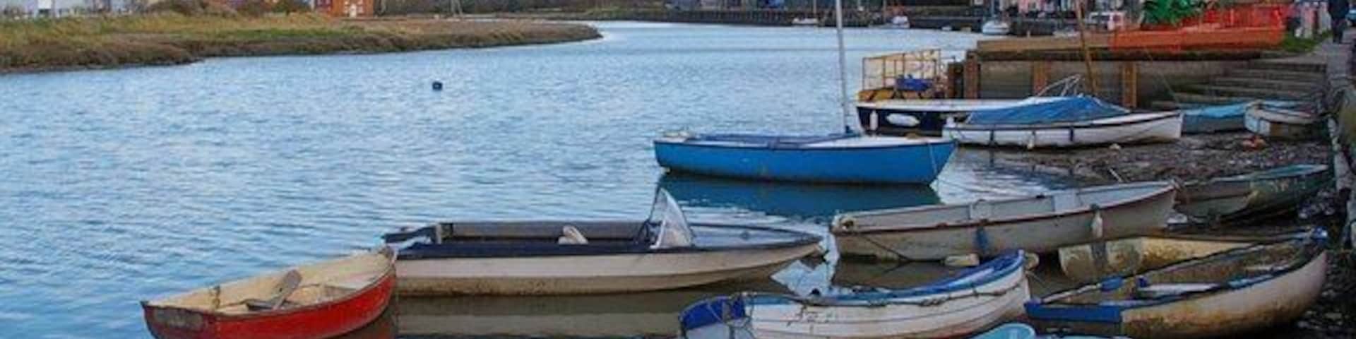 Muddy Mooring A convenient mooring for the Anchor (or the Albion ) in Rowehedge.