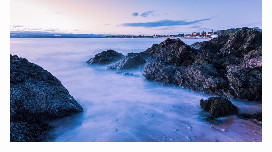 a tranquil start along the beach for a Saturday sunrise
