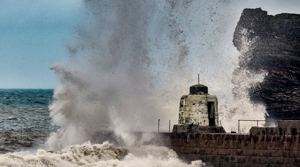 The Monkey hut at Portreath on the North Cornish Coast taking a battering from heavy seas. Taken at high tide on 1/12/18