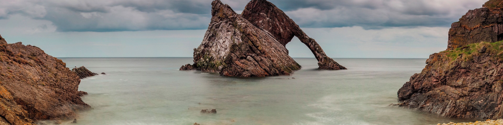 I only had a day to be in this area, I timed my arrival for high tide, the simple shot didn't quite capture everything i was feeling there so i did a 6 image panno using a 70-200 with 8 second exposures for each one