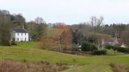 Penmill Farm and Pen Selwood Looking north on the public path from Bourton.