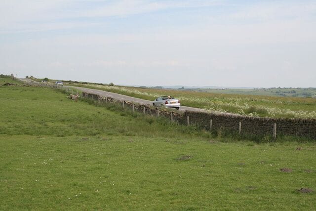 On Moorside The B5053 provides an attractive secondary route through the Staffordshire Moorlands. At this point it is just entering the Peak District National Park