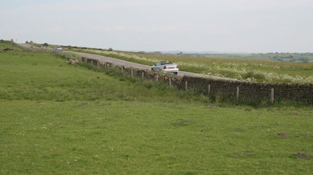 On Moorside The B5053 provides an attractive secondary route through the Staffordshire Moorlands. At this point it is just entering the Peak District National Park