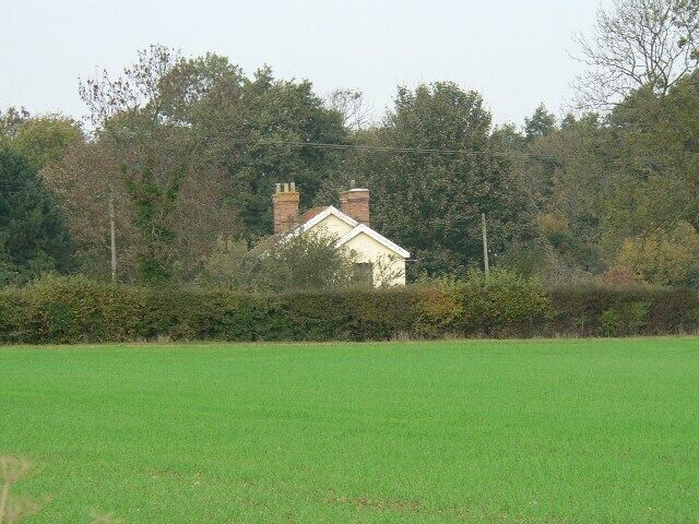 Hiding In The Wood Virginia Cottages, North of Willow Farm.