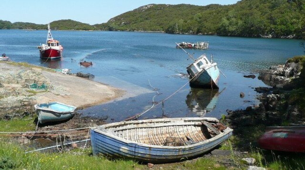Junk and dereliction at Nedd A pretty sea loch is spoiled by rotting rubbish.