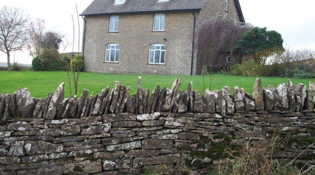 Mucky Cottage Seen from the minor road, this wonderfully named cottage is situated adjacent to Grange Hill Farm.