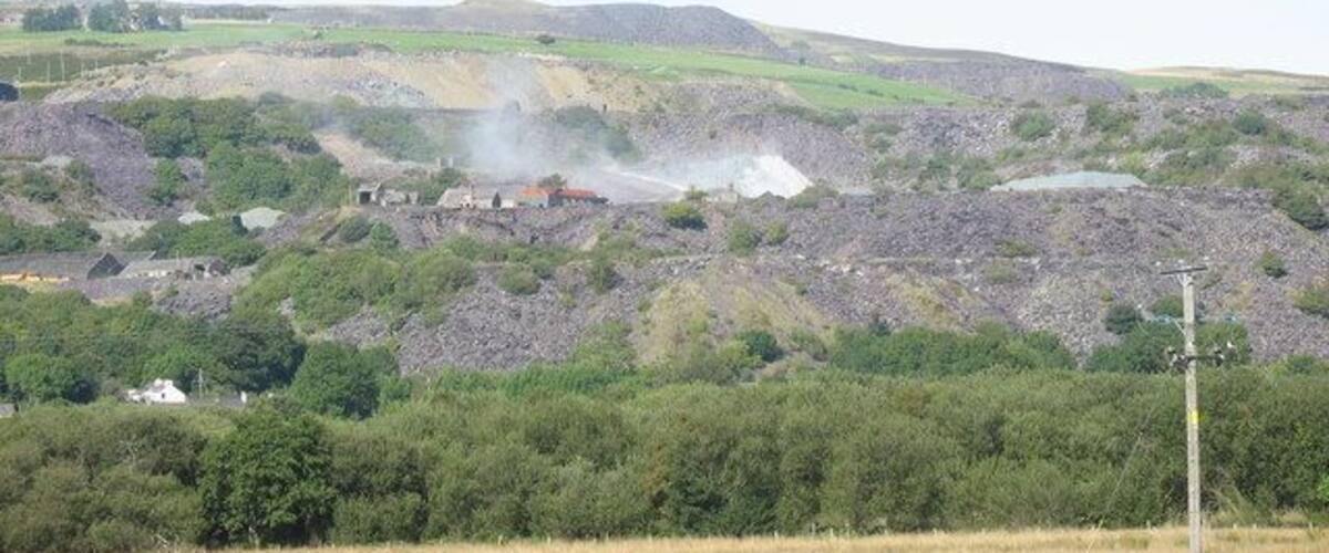 Chwarel Lechi Penyrorsedd Slate Quarry Quarrying began here in 1816 and continued, not without interruption, until 1997. The quarry has four deep pits and slate used to be lifted from the pits using Blondins. http://www.penmorfa.com/Slate/Inclines.htm