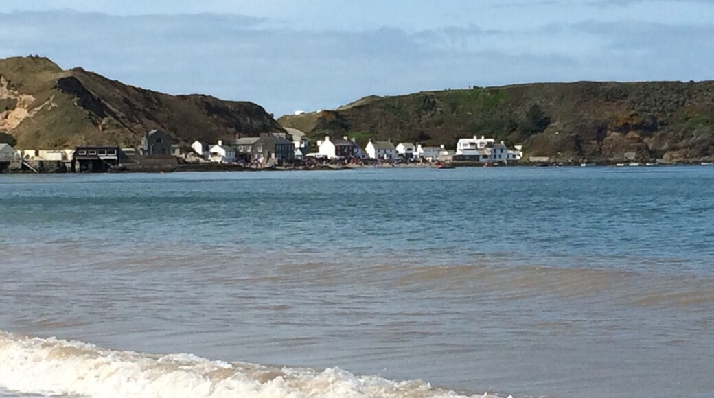 View of the Ty Coch from Porthdinllaen Beach ❤️