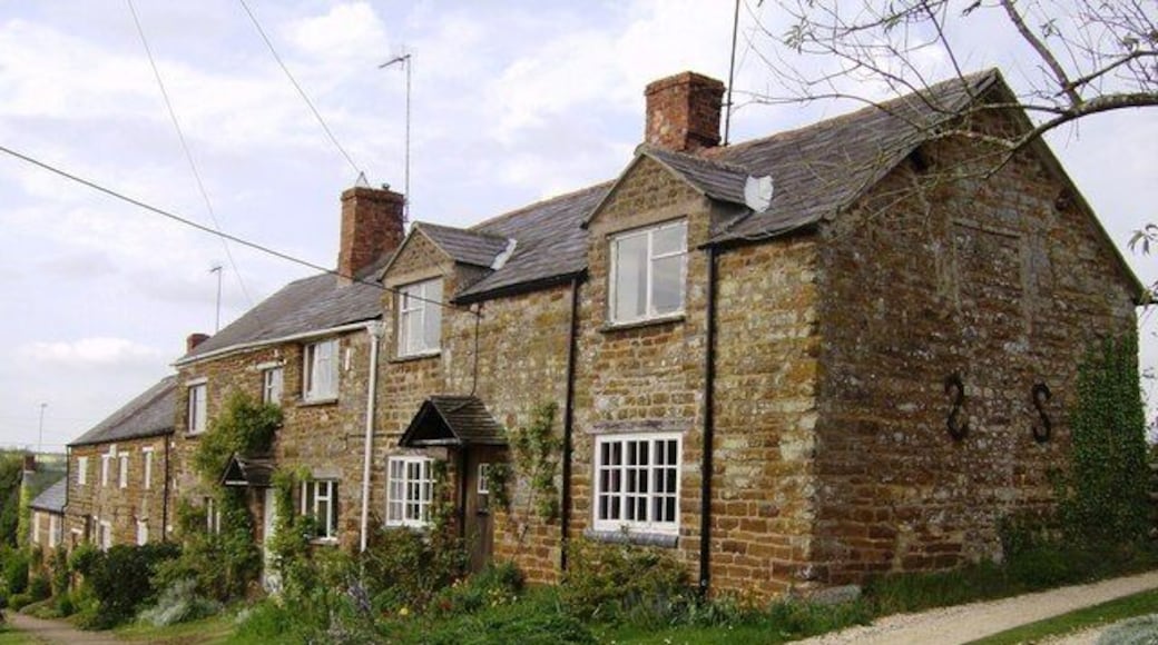 Cottages in Moreton Pinkney A timeless village? Well, its virtually impossible to get a picture of these cottages without the strings of telephone lines and the aerials.