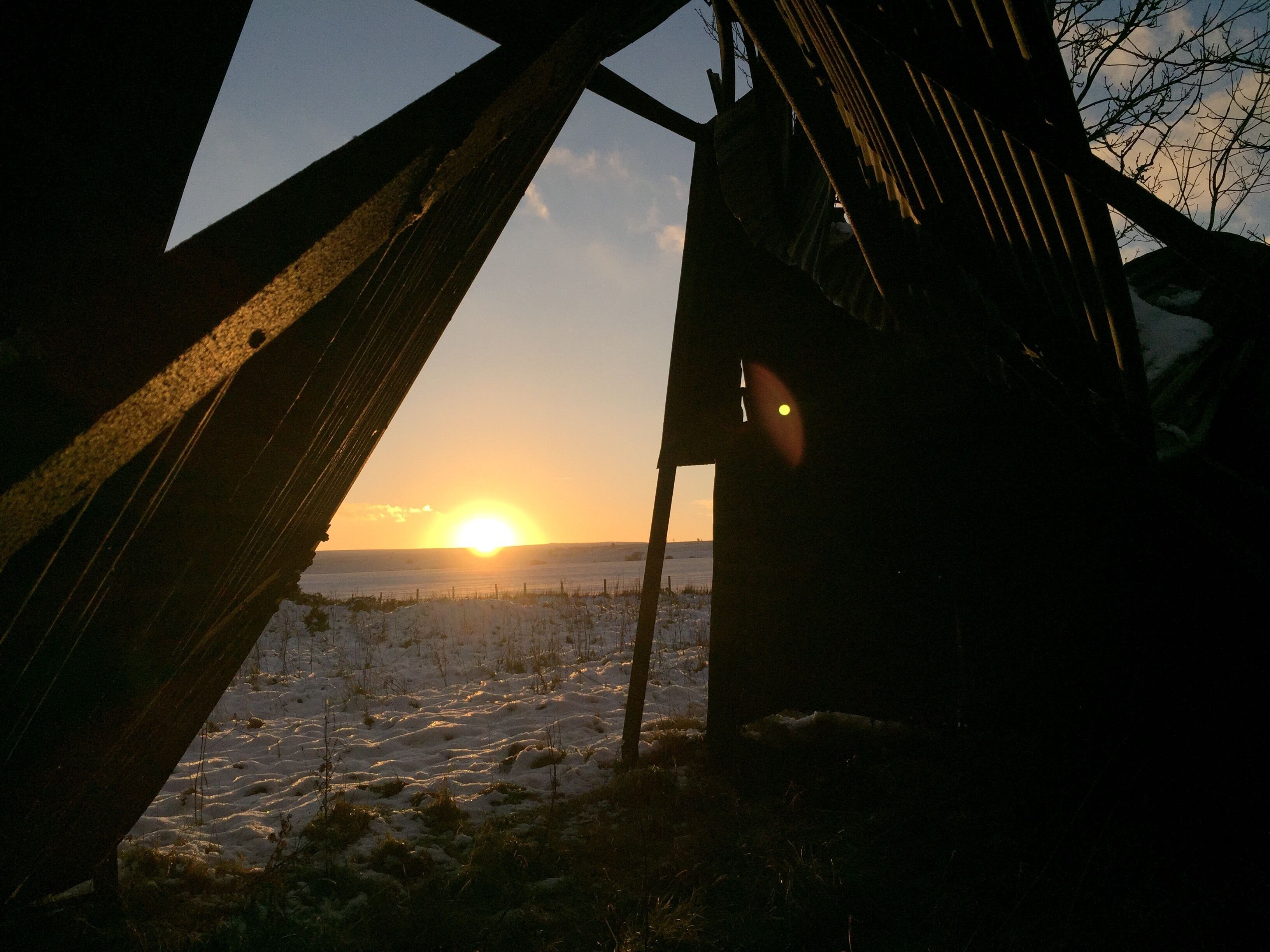 Old Nissan shed look out towards Caselton rig