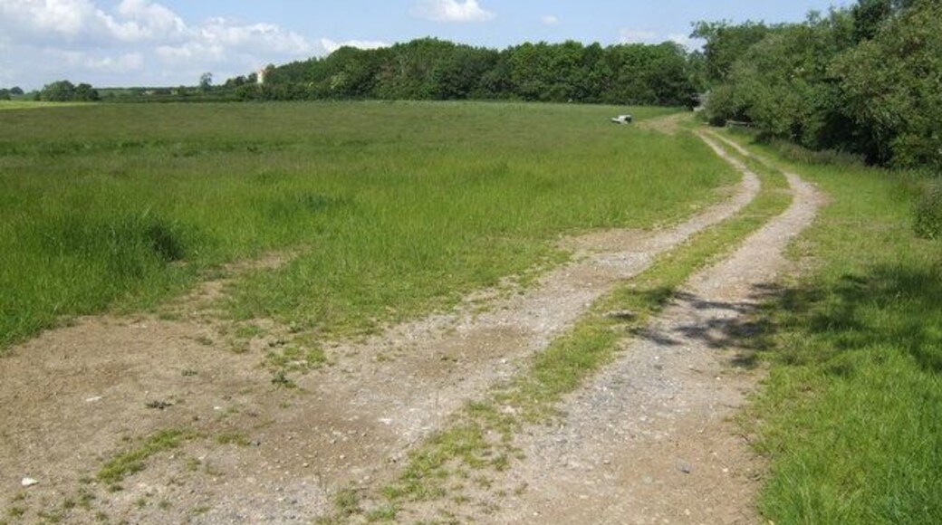 Track and footpath to Templecombe