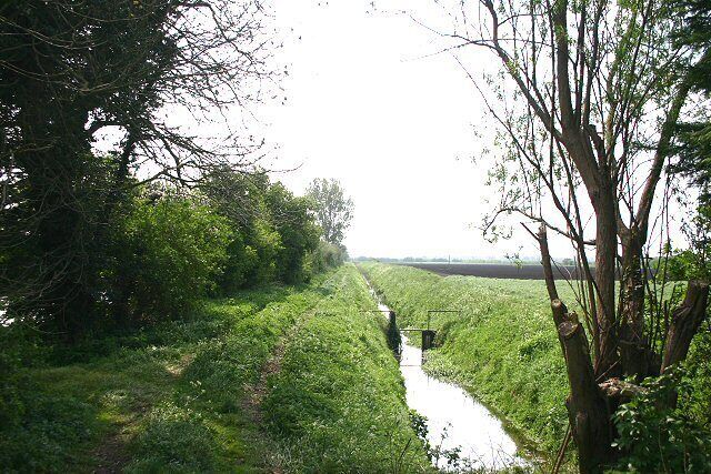 Drain near Severals Farm This drainage ditch leads southwards from a minor road near Severals Farm, just west of Methwold Hythe.