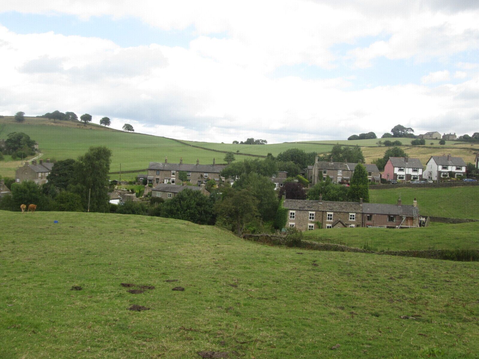 Approaching Moorend on the path from Birchenough