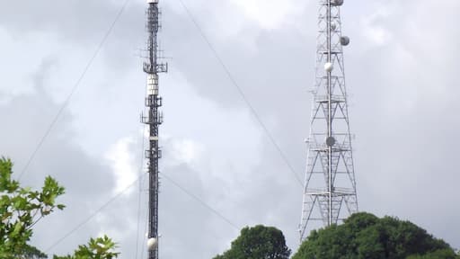 en:Beacon Hill transmitting station, Devon, England. Camera location 50° 26′ 48.55″ N, 3° 36′ 47.3″ W View this and other nearby images on: OpenStreetMap - Google Earth 50.446820; -3.613140