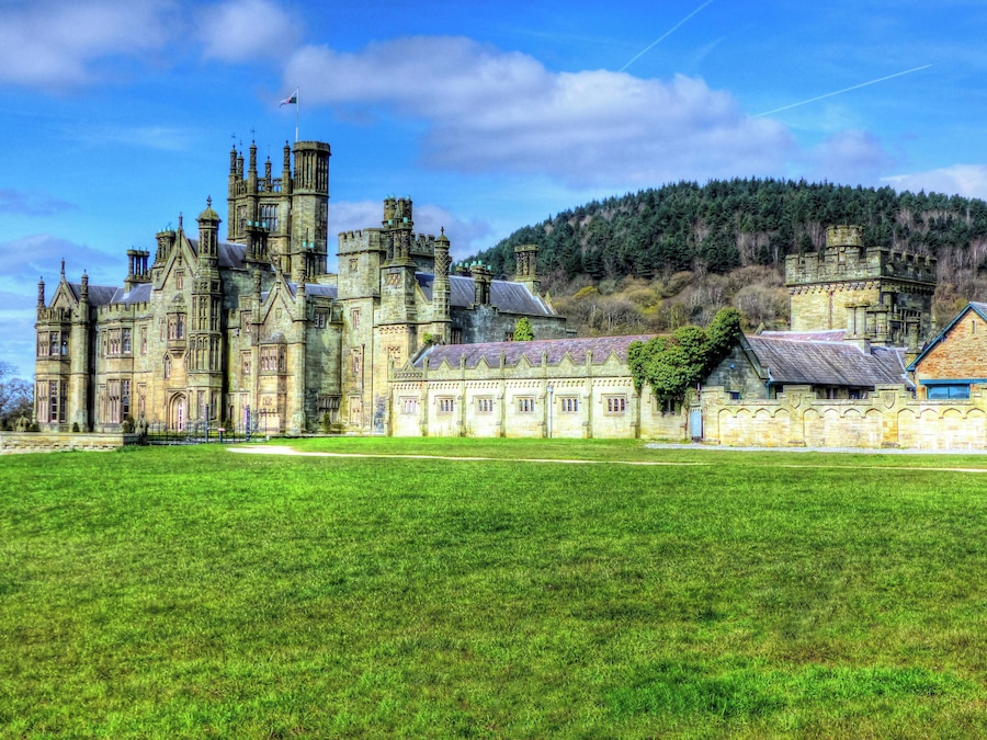 This is a photo of listed building number