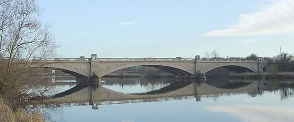 Gunthorpe Bridge from the west This view shows the graceful lines of the bridge with its relatively low rise arches.