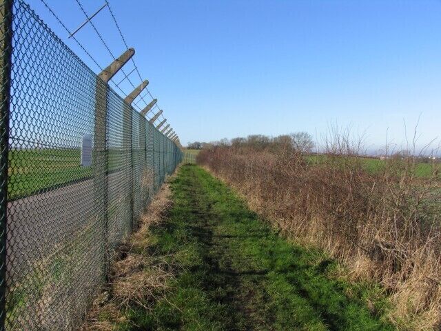 East Midlands Airport perimeter walk Good practice for the walk round Rutland Water. Less than 10 miles right round the airport!