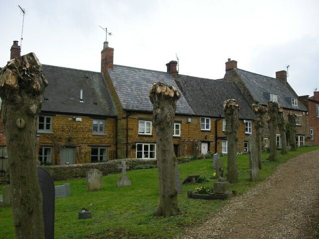 Long Buckby-Nuns Lane Cottages on the narrow lane which runs to the side of the church yard.