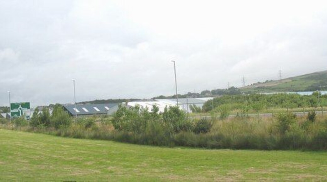 The Penygroes Industrial Estate The estate is now undergoing expansion and plots are available for prospective buyers. www.gwynedd.gov.uk/upload/public/attachments/918/Briff_Tir_Penygroes_Saesnegail_farchnata.pdf