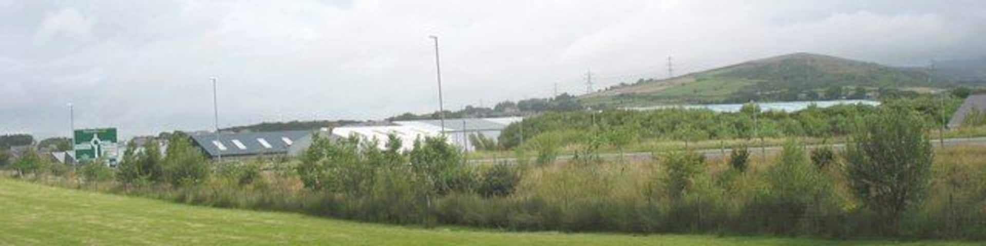 The Penygroes Industrial Estate The estate is now undergoing expansion and plots are available for prospective buyers. www.gwynedd.gov.uk/upload/public/attachments/918/Briff_Tir_Penygroes_Saesnegail_farchnata.pdf